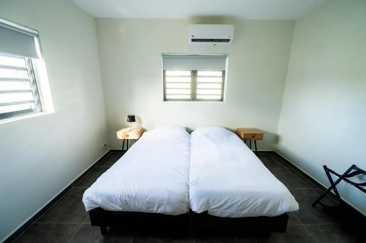 Sunny Villa Blenchi W Private Outdoor Pool! Willemstad Curacao