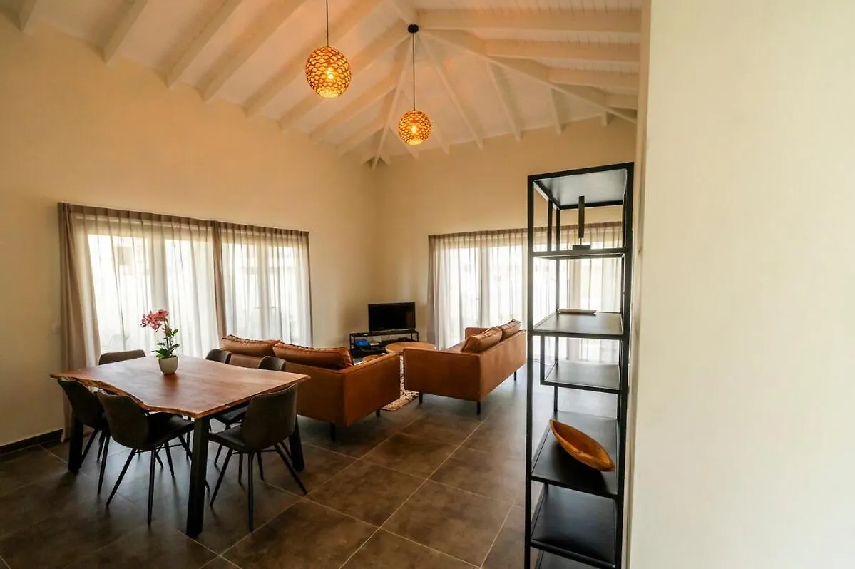 Sunny Villa Blenchi W Private Outdoor Pool! Willemstad Curacao