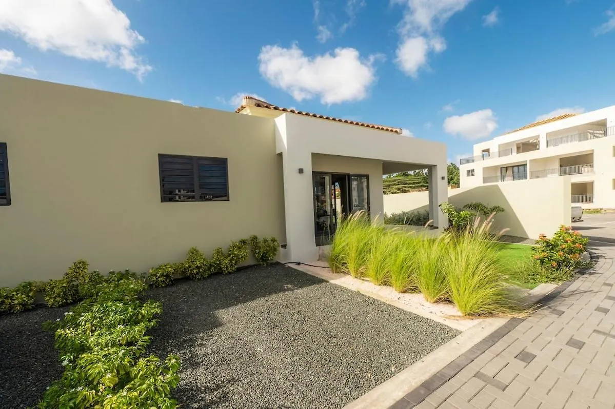 Sunny Villa Blenchi W Private Outdoor Pool! Willemstad