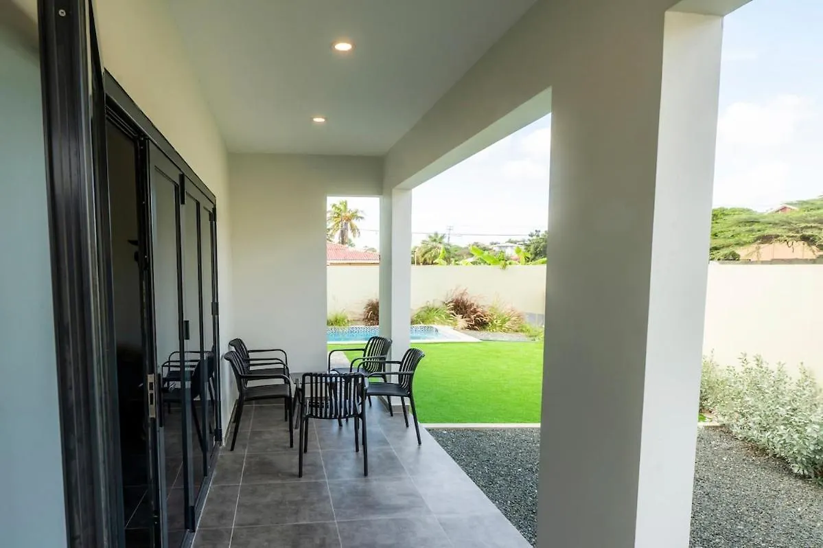 Sunny Villa Blenchi W Private Outdoor Pool! Willemstad
