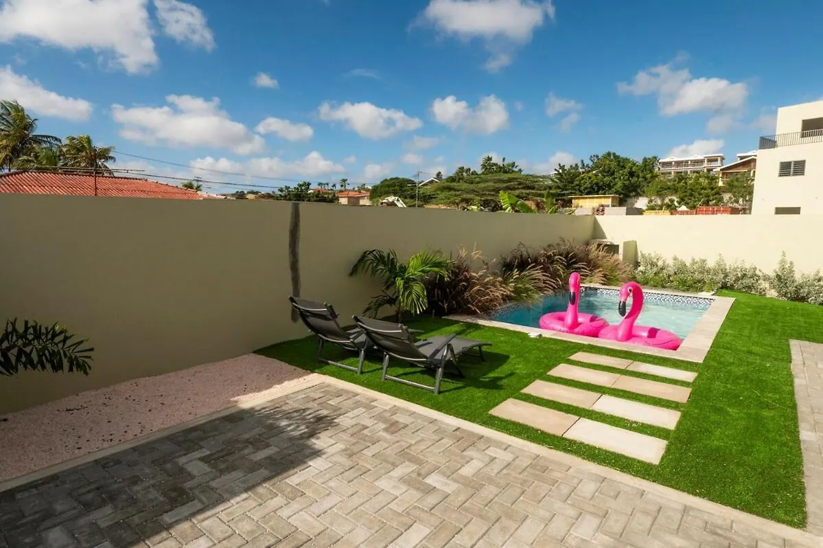 Sunny Villa Blenchi W Private Outdoor Pool! Willemstad