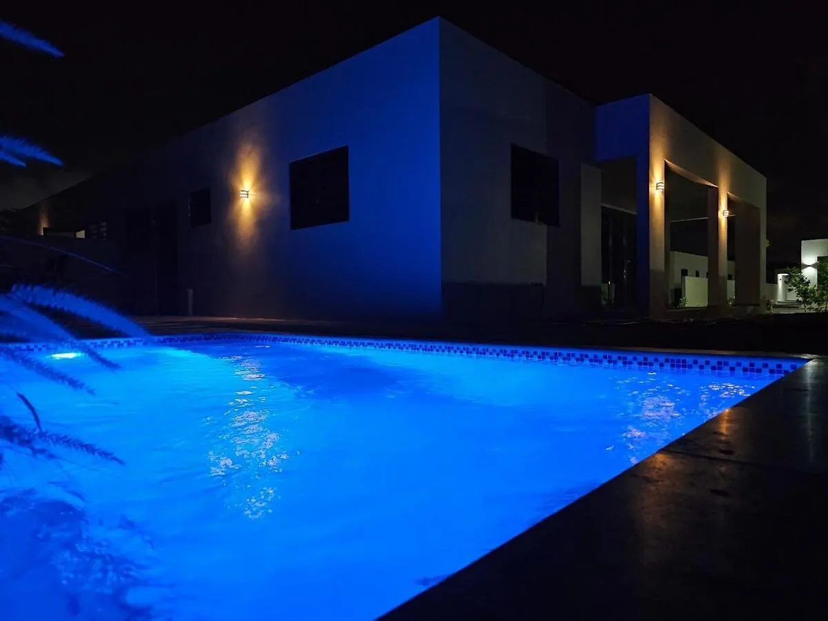 Sunny Villa Blenchi W Private Outdoor Pool! Willemstad Curacao